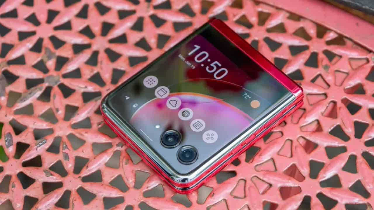 Đại kình địch của Galaxy Z Flip5 lộ diện với màn hình 6,9 inch, camera 50MP, giá từ 25 triệu