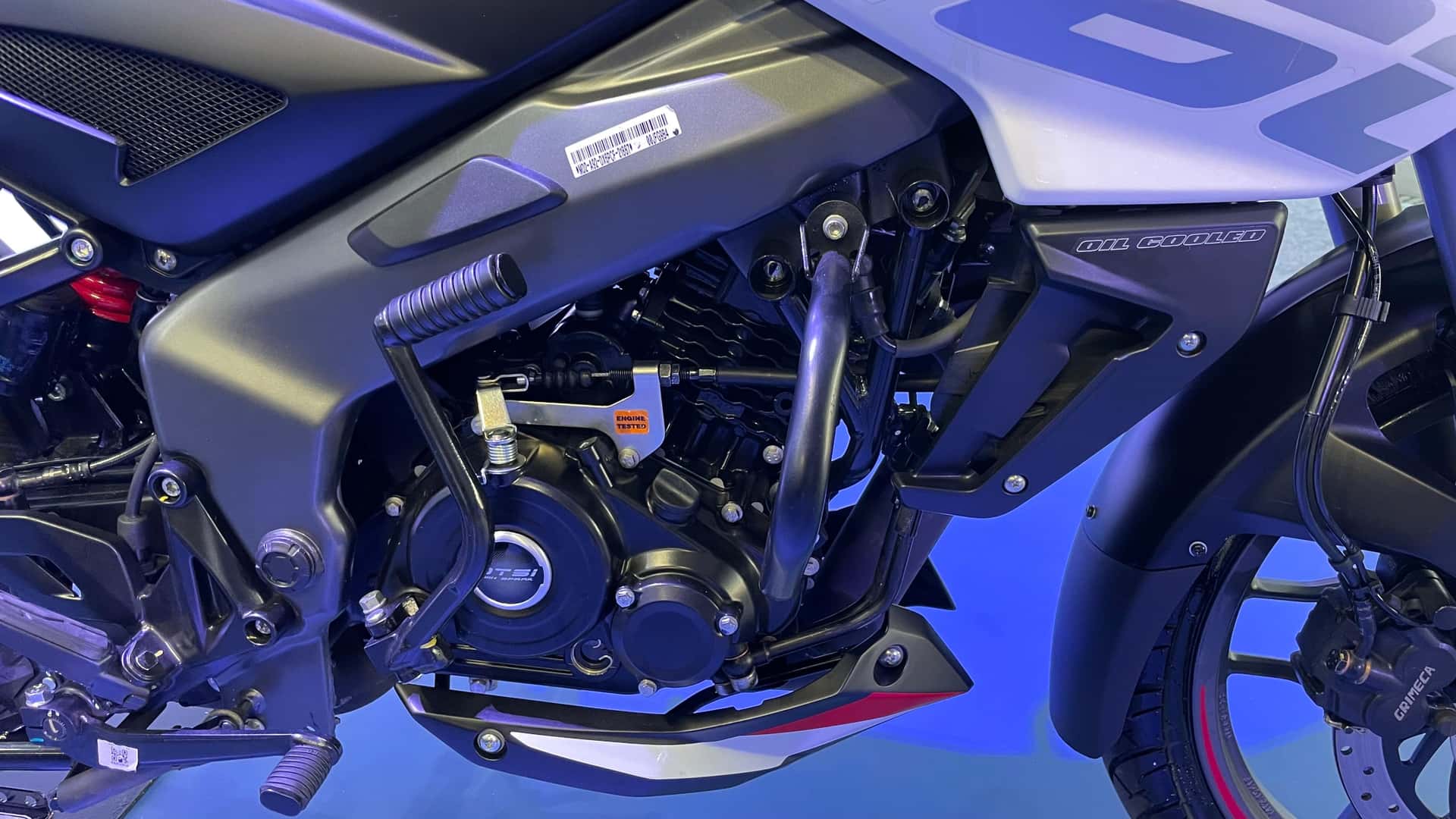 Đại chiến Honda Winner X, ‘vua côn tay’ 160cc đẹp hơn Yamaha Exciter ra mắt, có ABS 2 kênh, giá mềm