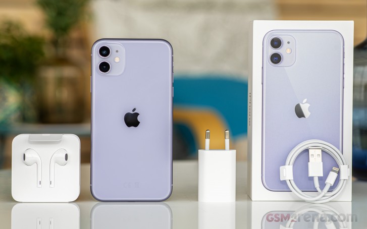 iPhone 11 lại trượt giá, khách Việt đứng trước cơ hội đập hộp mới dưới 8 triệu, Galaxy A55 lo sốt vó