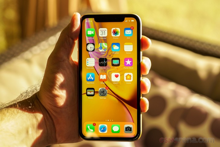 iPhone XR giảm tới bờ, tới bến chỉ hơn 4 triệu, trang bị vẫn ngon, hỗ trợ iOS mới đều, chụp ảnh đẹp