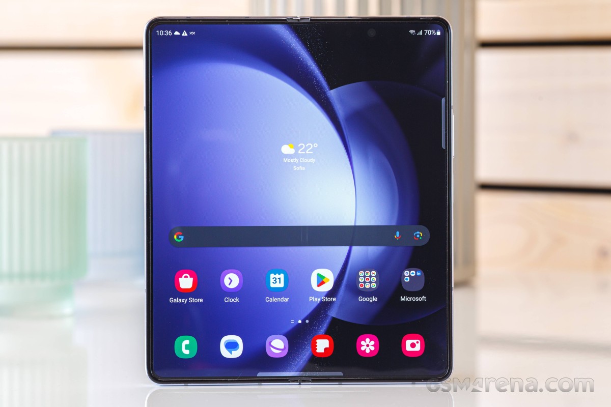 Giá Galaxy Z Fold5 giảm mạnh lót đường cho Galaxy Z Fold6, quá ổn cho trải nghiệm gập hấp dẫn