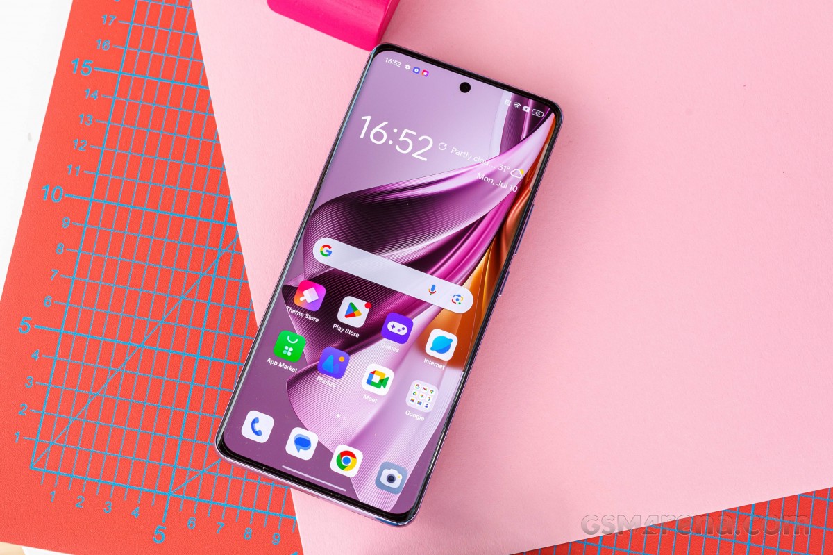 OPPO Reno10 Pro giá dưới 8 triệu, màn hình lớn như iPhone 15 Pro Max, cụm camera xịn như Galaxy S24