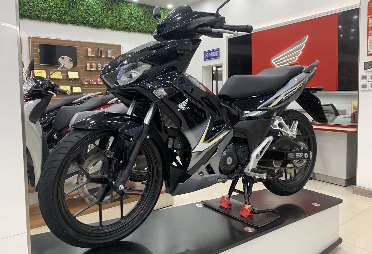 Bảng giá xe Honda Winner X cuối tháng 8/2024 giảm hơn 10 triệu đồng, giá rẻ áp đảo Yamaha Exciter