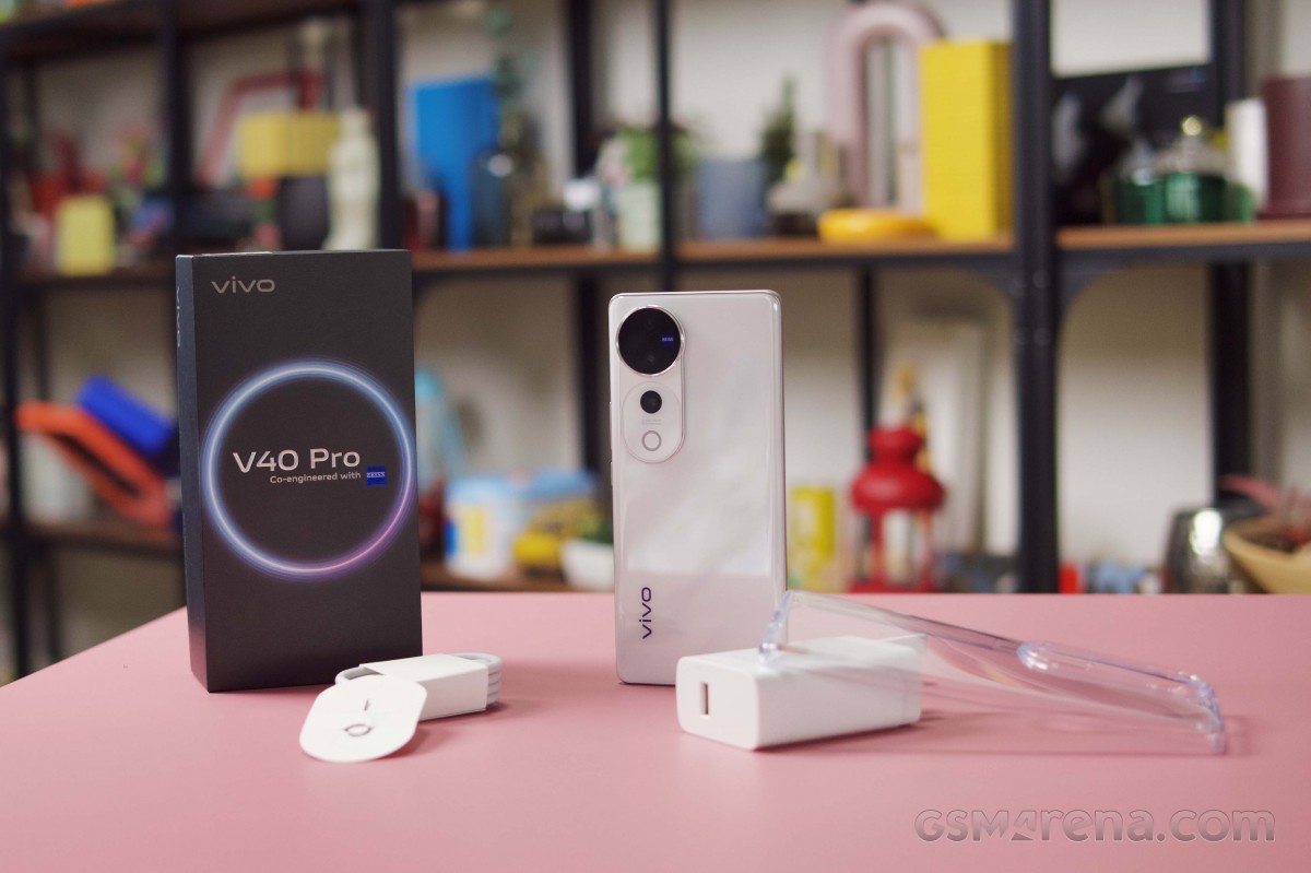 Mở hộp vivo V40 Pro: Sự kết hợp hoàn hảo giữa hiệu suất, tính năng cao cấp và vẻ ngoài tinh tế