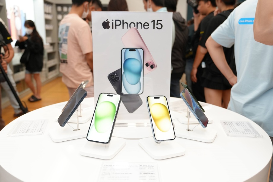 Bảng giá iPhone 15 chính hãng VN/A rẻ nhất tháng 10: iPhone 15 Pro Max giảm kỷ lục, iPhone 15 hot hơn iPhone 16