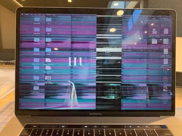 Màn hình MacBook bất ngờ bị sọc: Xem ngay loạt lý do này để biết nguyên nhân