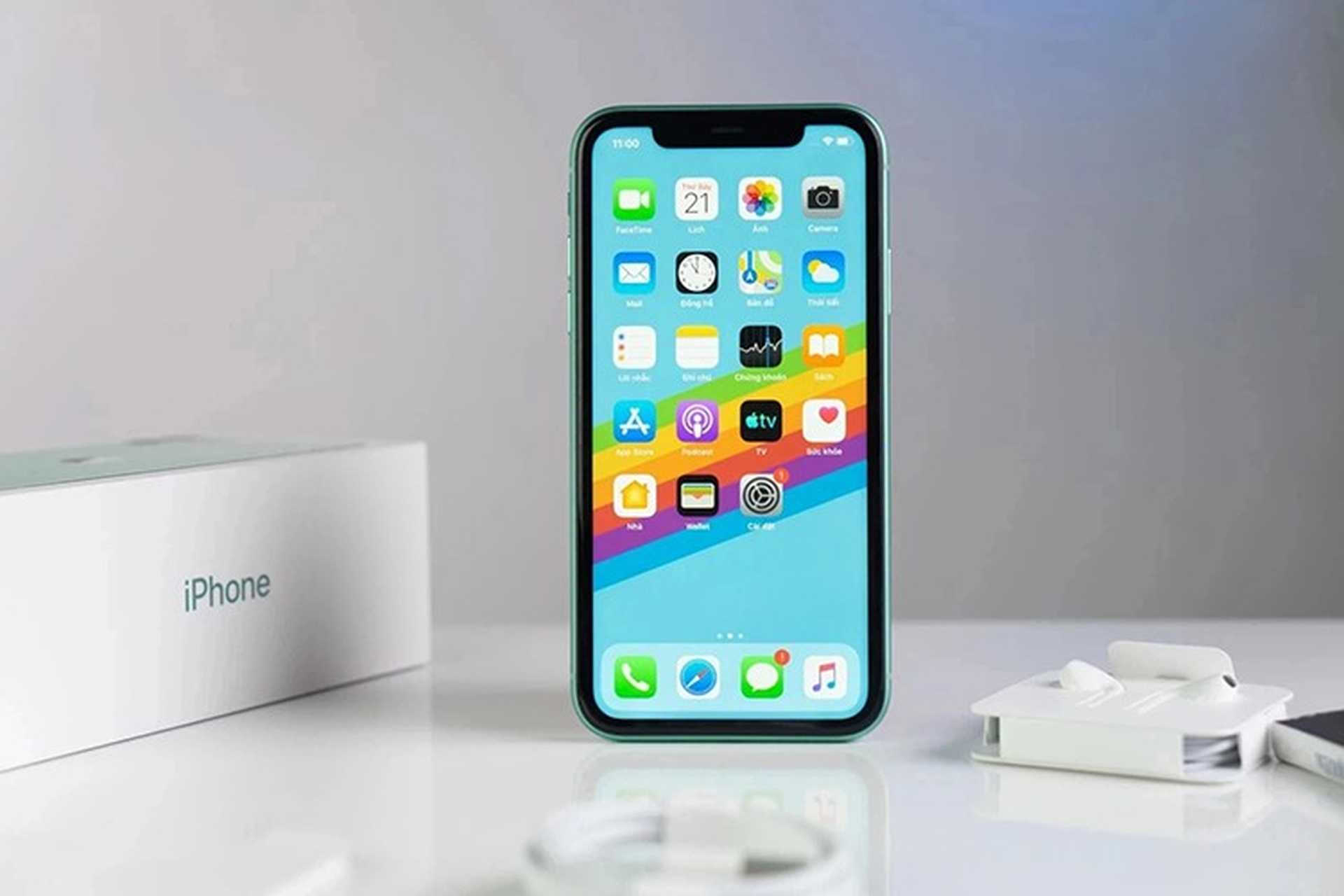 Cầm dưới 9 triệu vẫn có iPhone fullbox chính hãng VN/A, chuyện thật như đùa, iPhone xịn giá cực rẻ