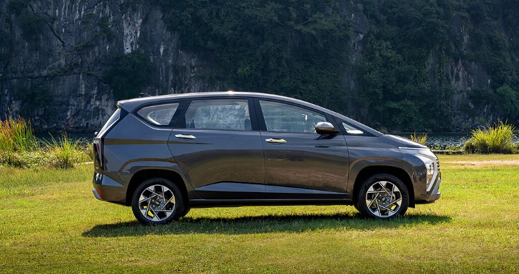 Rẻ gần bằng Kia Morning, mẫu MPV này có giá cực dễ mua trong tháng 11, đua với Mitsubishi Xpander