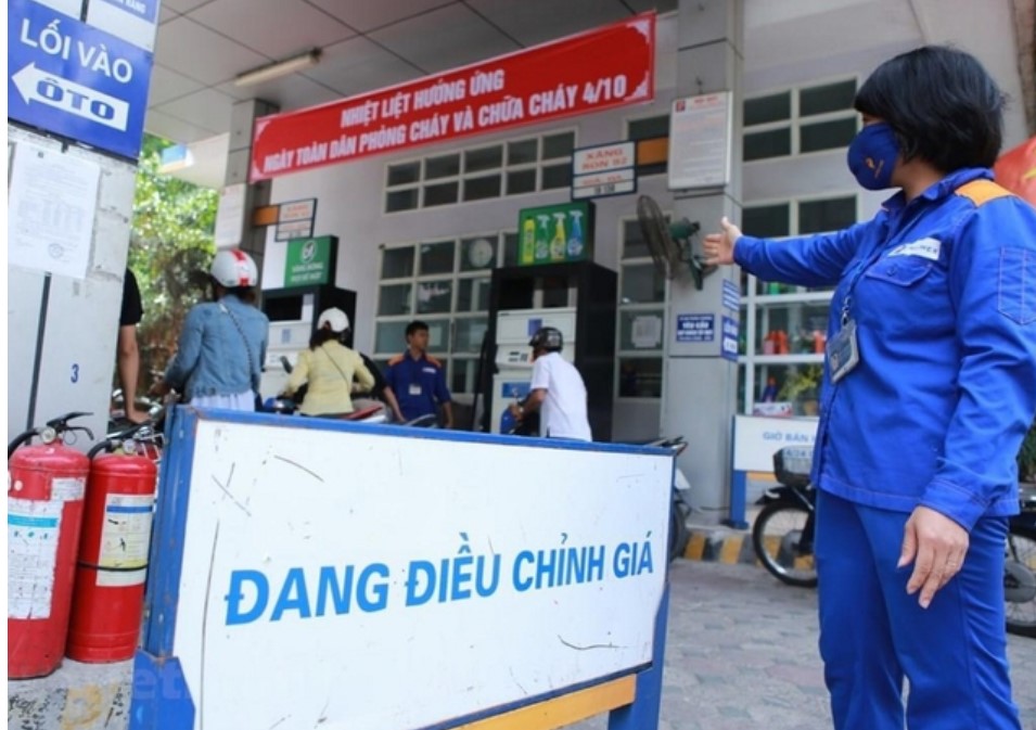 Giá xăng dầu hôm nay ngày 11/11: Tạm \'chững\', RON 95 có thể vọt tăng trong tuần