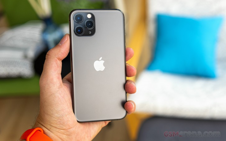 iPhone 11 Pro giá tháng 11 siêu rẻ, thấp hơn vua tầm trung Galaxy A55 5G, đỉnh nóc hơn cả iPhone 16