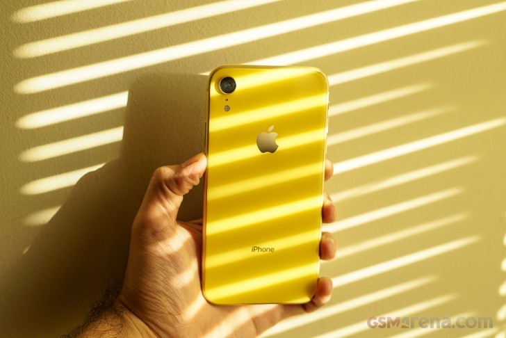 iPhone XR huyền thoại cực mới, bán giá rẻ như cho tháng 11, dùng vẫn ngon lành như iPhone 16