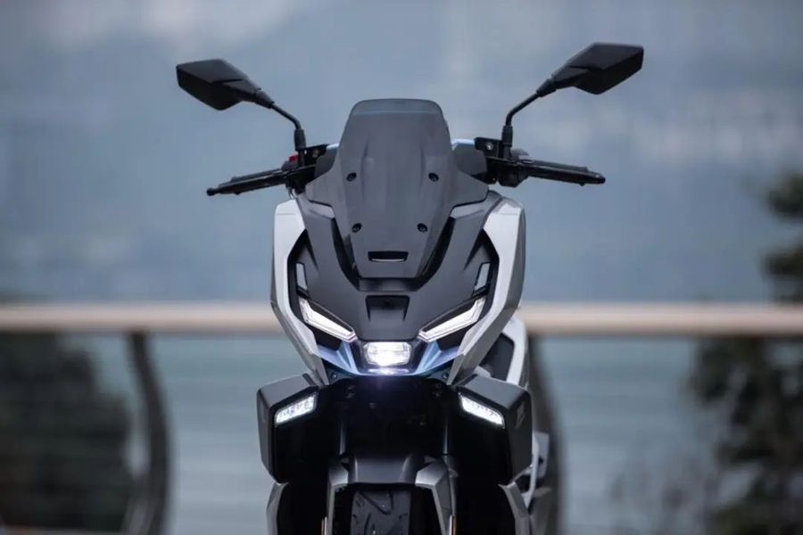 Khai chiến với Honda Air Blade, ra mắt ‘vua xe ga\' 150cc giá 40 triệu đồng, có TCS và ABS 2 kênh