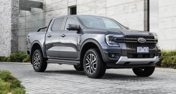 \'Vua bán tải\'-Ford Ranger sắp ra mắt \'quái vật\' có sức kéo khủng, giá rẻ hơn \'đàn anh\' Raptor