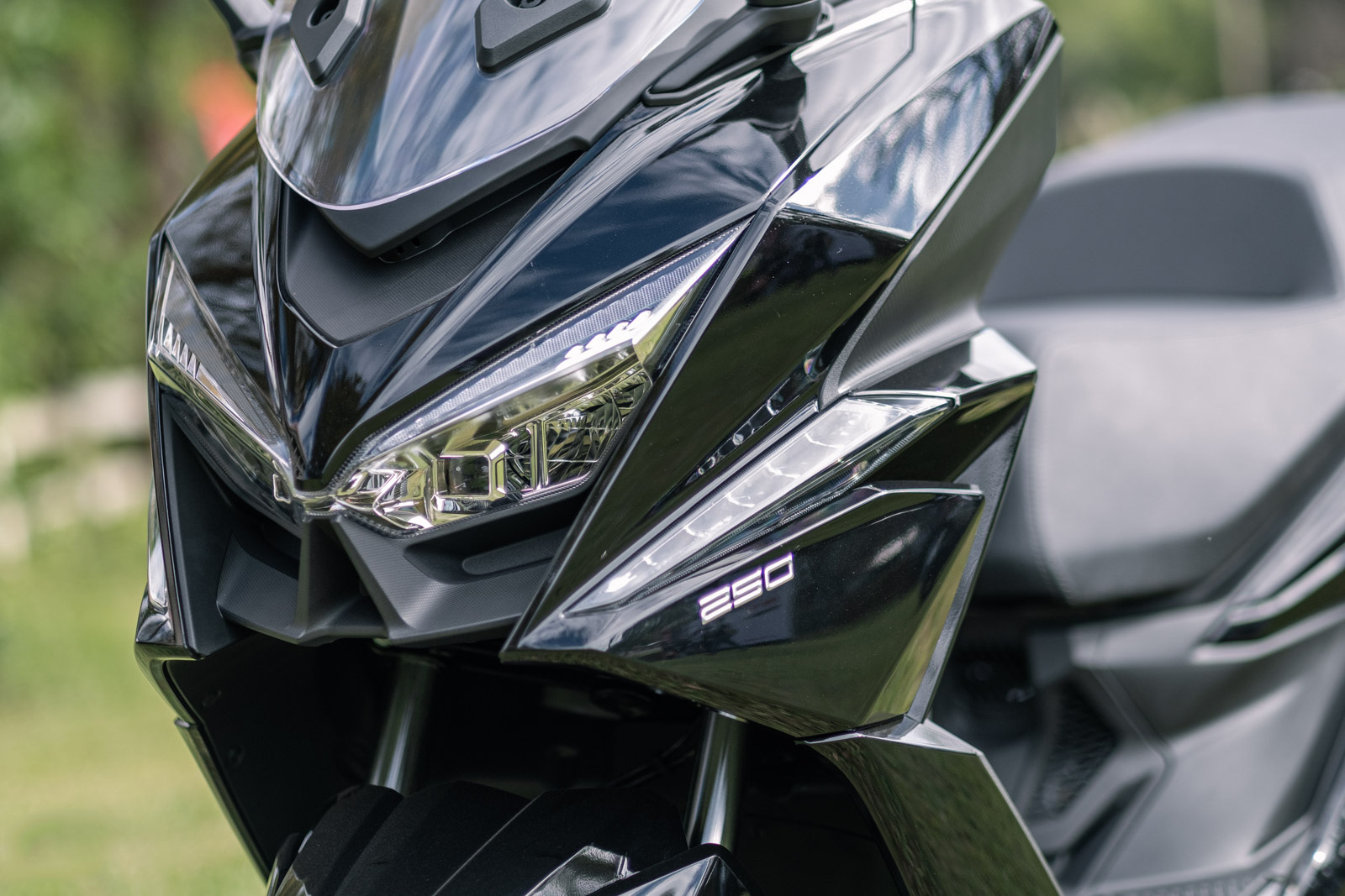 Ra mắt ‘quái thú xe ga’ 250cc mới thiết kế đẹp long lanh, trang bị vượt mặt Honda SH, giá cực dễ mua