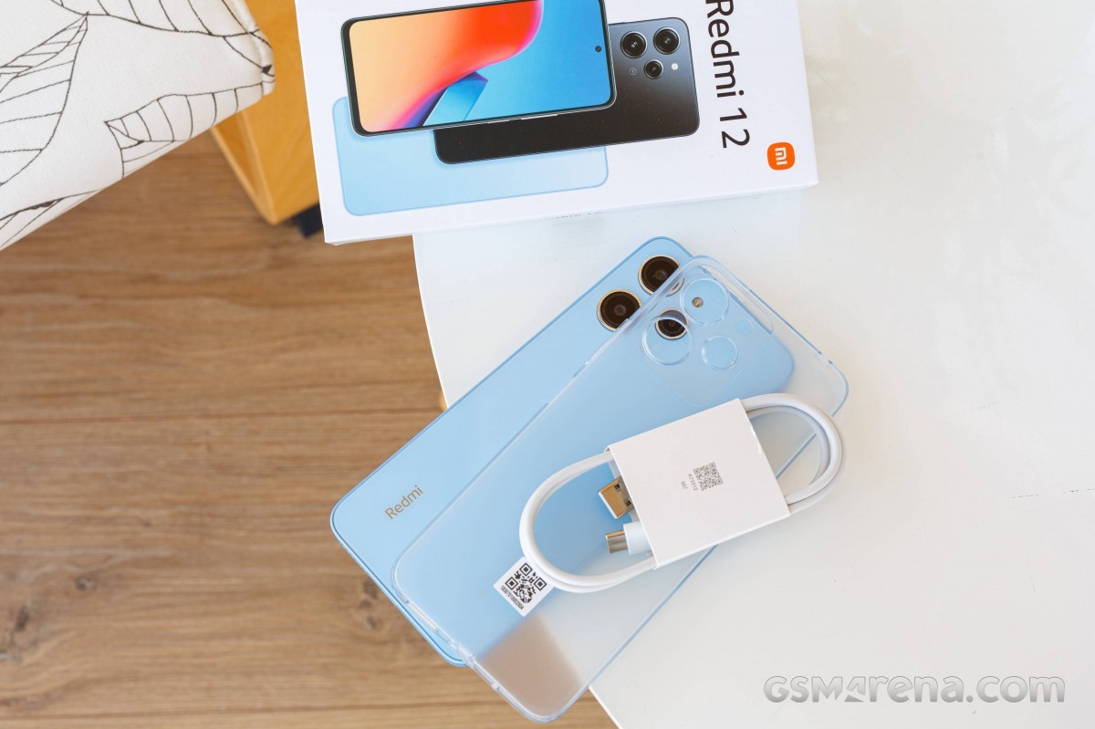 Redmi 12 ngoại hình như iPhone 12 Pro Max, giá rẻ từ 3 triệu, trang bị như Galaxy S24 đắt gấp 8 lần