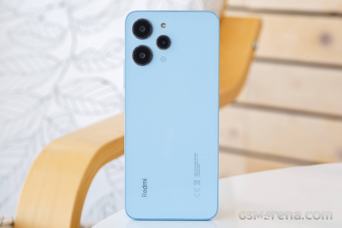 Cần tìm điện thoại thiết kế sang xịn giá dưới 3 triệu, chọn ngay Redmi 12 sang chảnh chẳng kém iPhone 16