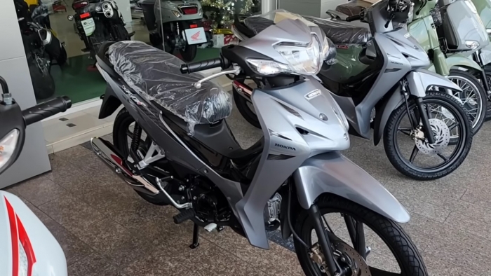 Tin xe trưa 12/12: Honda đưa ‘vua xe số’ rẻ nhất về đại lý, gây sốt vì đẹp hơn hẳn Wave Alpha và RSX