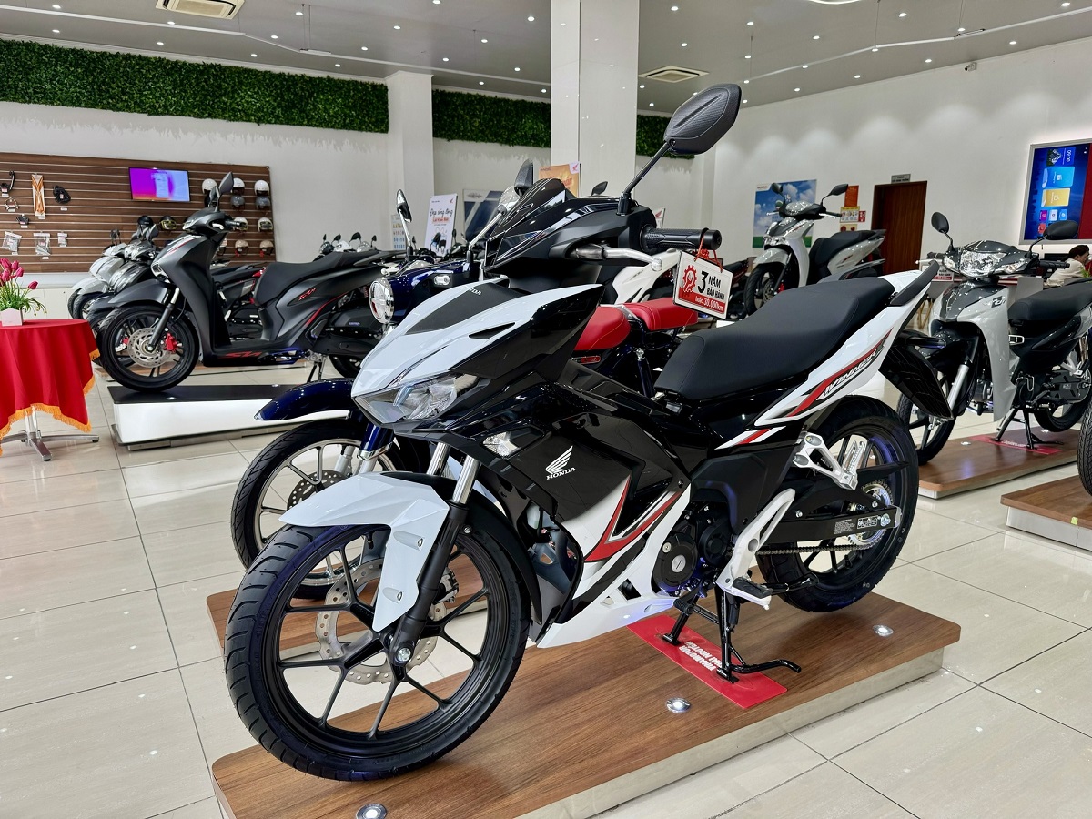 Bảng giá xe Honda Winner X giữa tháng 12/2024 giảm cực mạnh: Giá chỉ hơn 30 triệu đồng rẻ như Future