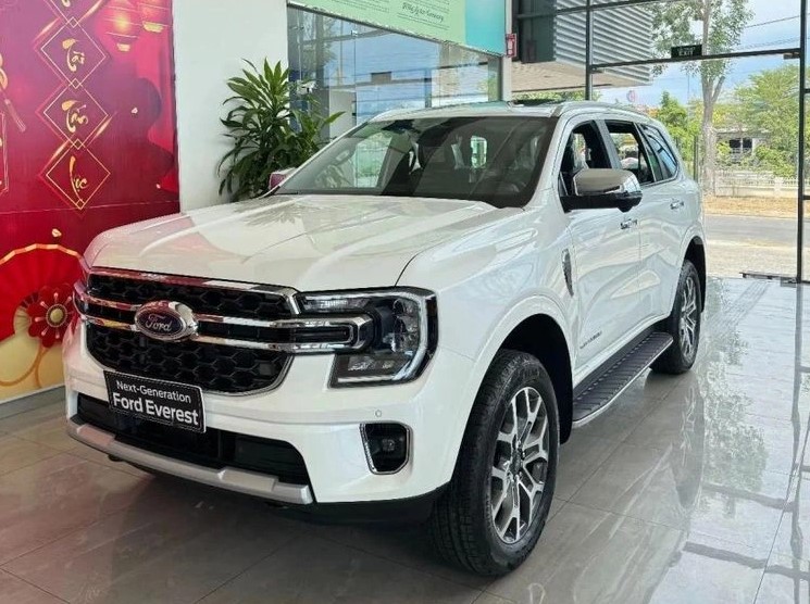 Ford Everest nhận ưu đãi hấp dẫn cuối tháng 1/2025, giá lăn bánh ‘huỷ diệt’ Toyota Fortuner