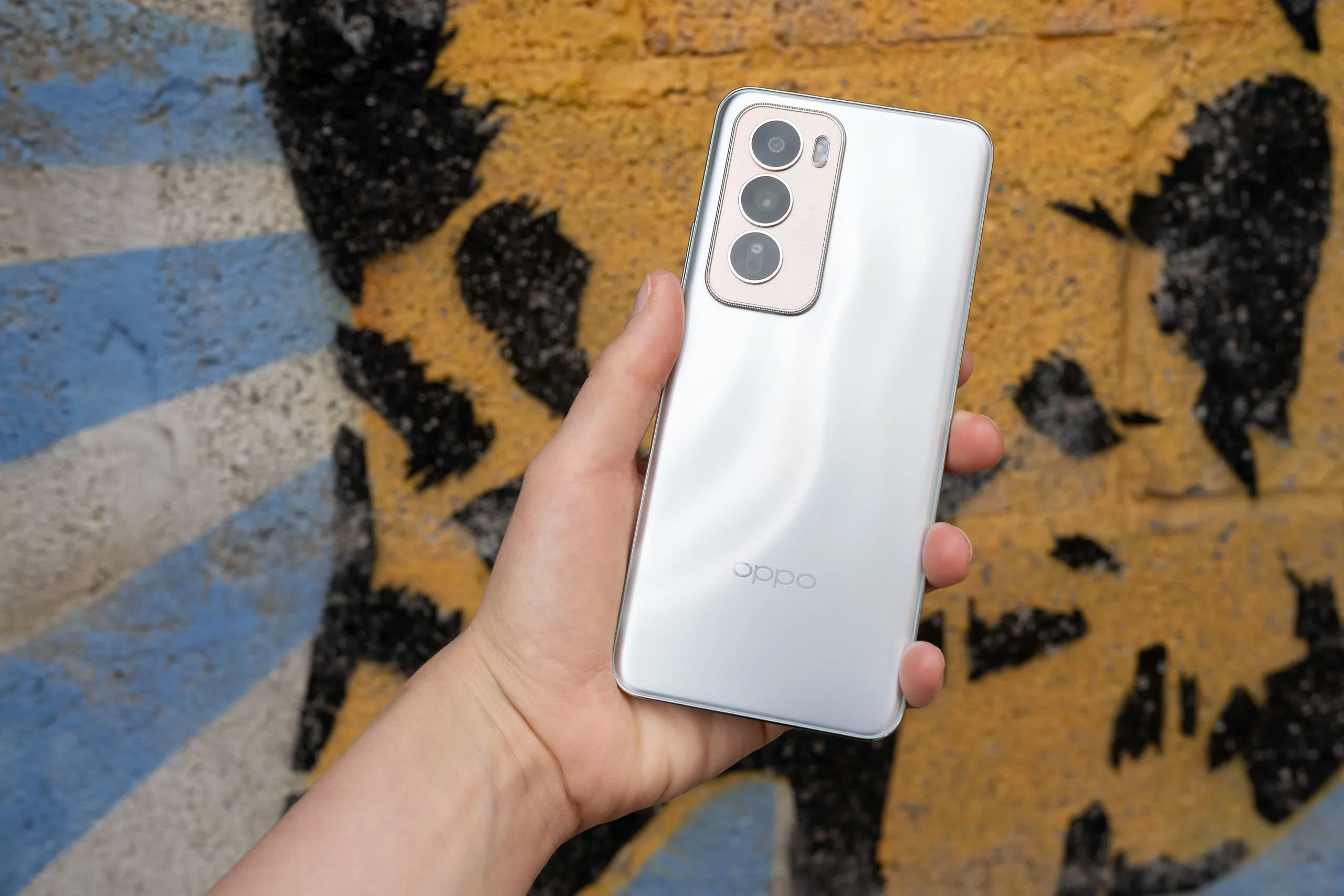 OPPO Reno12 5G giá rẻ bằng nửa Galaxy S25, hiệu năng khủng top 1, camera 50MP, sạc nhanh 80W