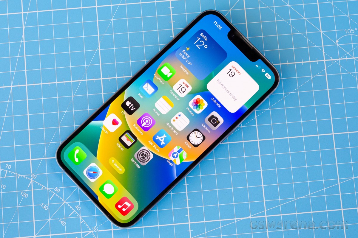 Tim Cook xác nhận ra mắt iPhone giá rẻ mới vào ngày 19/2, cạnh tranh với Google Pixel 9a