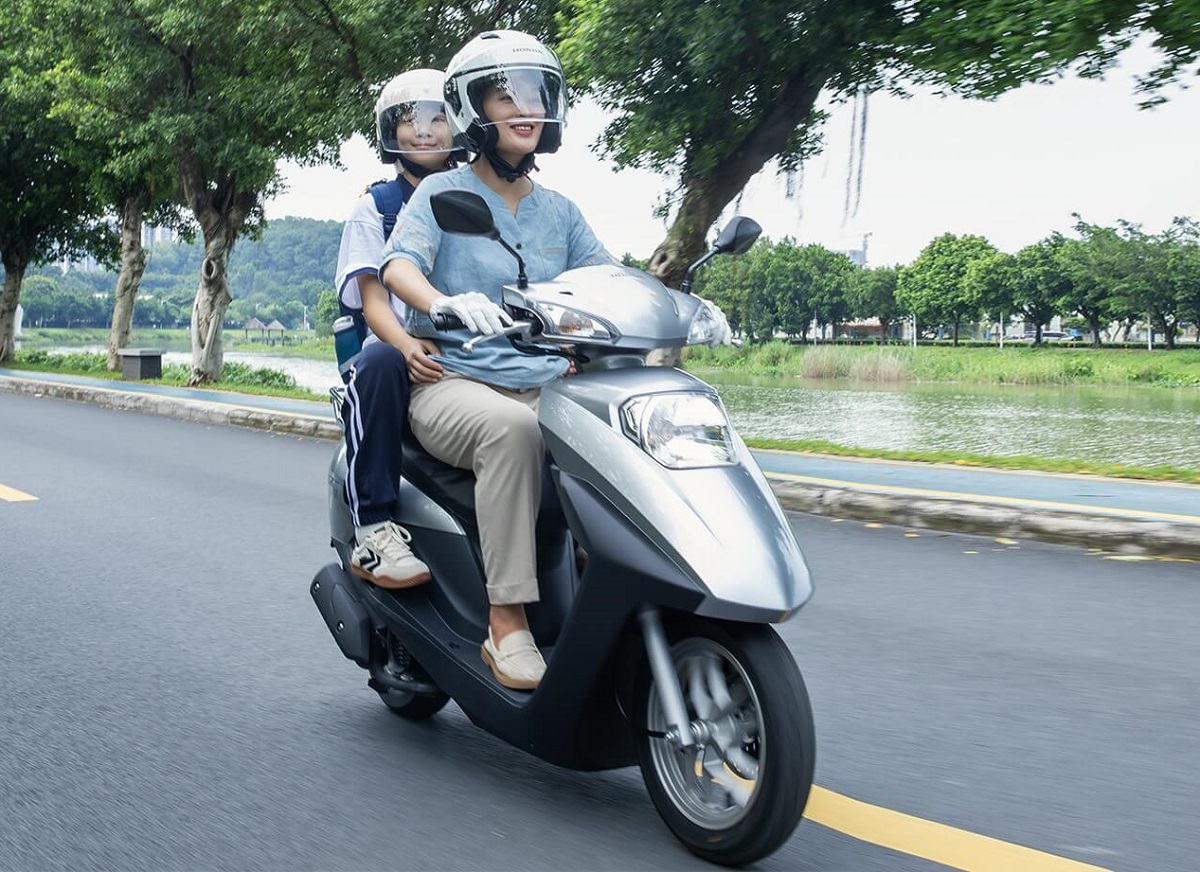 Tin xe máy 23/2: Bản sao ‘huyền thoại’ Honda Spacy 125 sắp ra mắt giá 25 triệu đồng, thế chân Vision