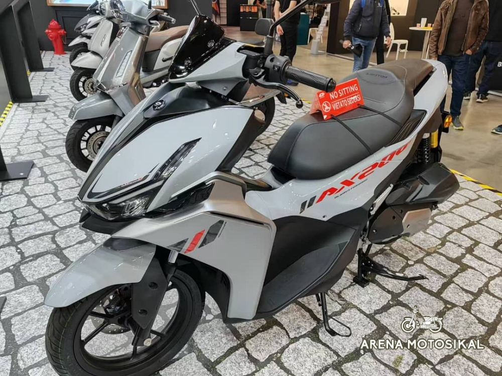 ‘Vua xe ga’ 175cc mới đẹp hơn Honda Air Blade chuẩn bị ra mắt: Có phanh ABS 2 kênh, màn LCD, giá mềm