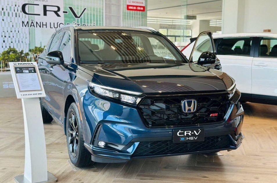 Giá lăn bánh Honda CR-V cực cạnh tranh cuối tháng 2/2025 nhờ ưu đãi khủng, \'lật đổ\' Mazda CX-5