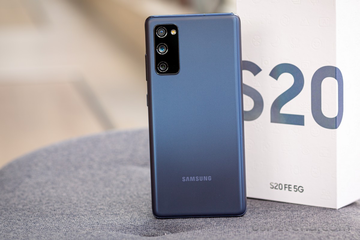Galaxy S20 FE giá rẻ bằng nửa iPhone 11, chỉ từ 4 triệu có màn 120Hz, camera 3 mắt xịn hơn iPhone 16