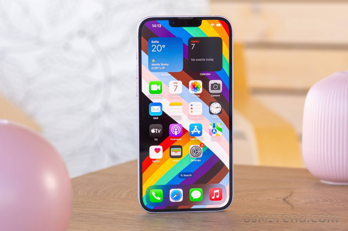 Vua iPhone màn to giá rẻ iPhone 14 Plus chốt giảm liền tay tới 5 triệu đầu tháng 3, áp đảo Galaxy S24+