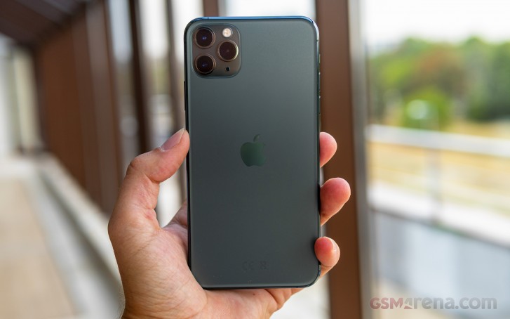 iPhone 11 Pro Max tận cùng giá rẻ tháng 3, camera 3 mắt, màn OLED vẫn thích như iPhone 16 Pro Max