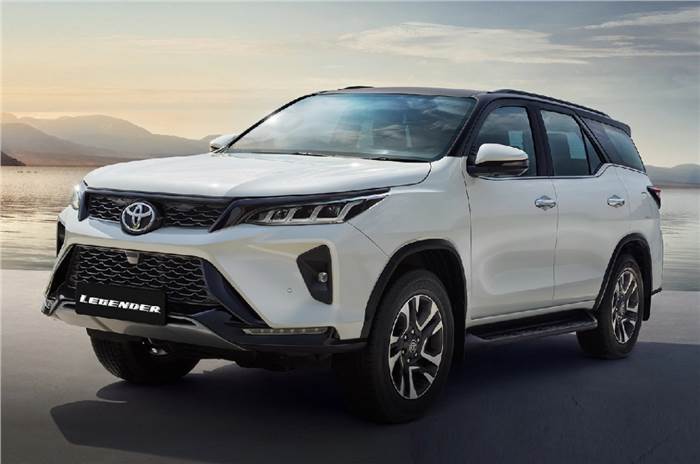 Toyota Fortuner phiên bản mới ra mắt với giá ‘mềm’, trang bị đe nẹt Ford Everest và Hyundai Santa Fe