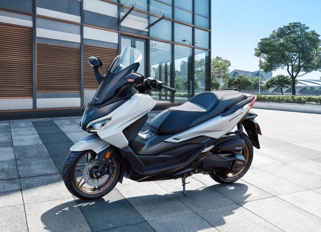 Honda chính thức ra mắt ‘ông hoàng xe ga’ 250cc mới đẹp hơn SH, trang bị xịn sò, giá cực kỳ hấp dẫn