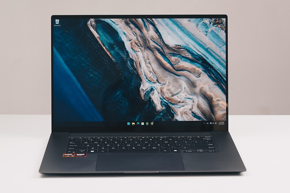 ASUS ra mắt laptop AI 16-inch Zenbook S16 (UM5606): Thiết kế mrng nhẹ, màn OLED lớn, chip AMD, pin trâu