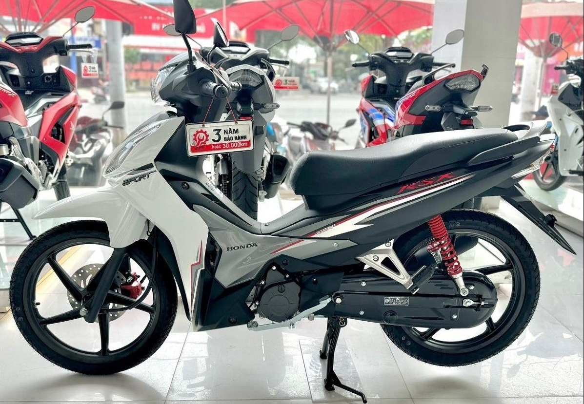 Bảng giá xe Honda Wave RSX FI 2025 tháng 4/2025: Giảm cực mạnh, đè bẹp Yamaha PG-1 vì rẻ hơn Future