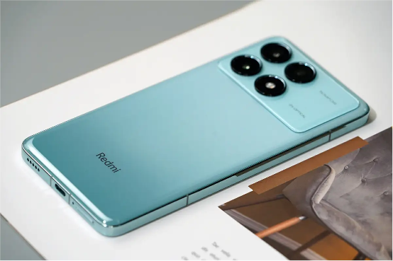 Đây là Redmi K70 - vua gaming giá rẻ mạnh ngang Galaxy S25 Ultra, rẻ hơn vua tầm trung Galaxy A56
