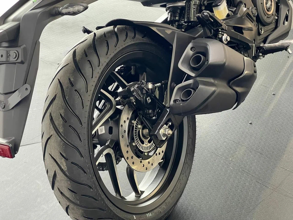 \'Vua côn tay\' mới vừa về đại lý được chào bán 64 triệu đồng: Chơi sát ván Honda Winner X và Exciter