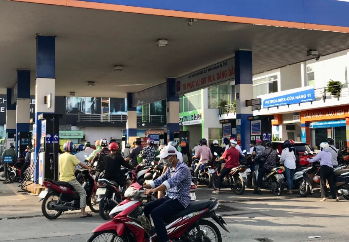 Giá xăng dầu hôm nay 2/5: Giảm \'đột ngột\', xu hướng tăng sẽ chững lại trong thời gian tới