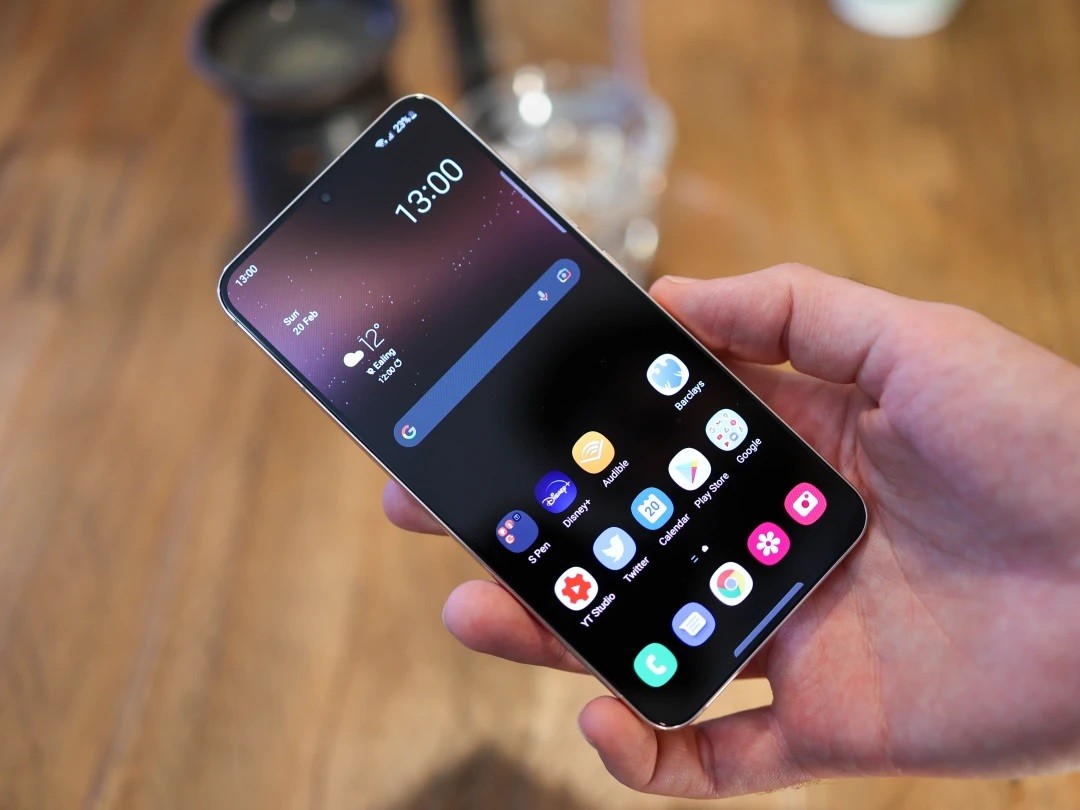 Đây là Galaxy S22 Plus, flagship màn lớn giá rẻ nhất của Samsung, trang bị ngon hơn iPhone 16 Plus