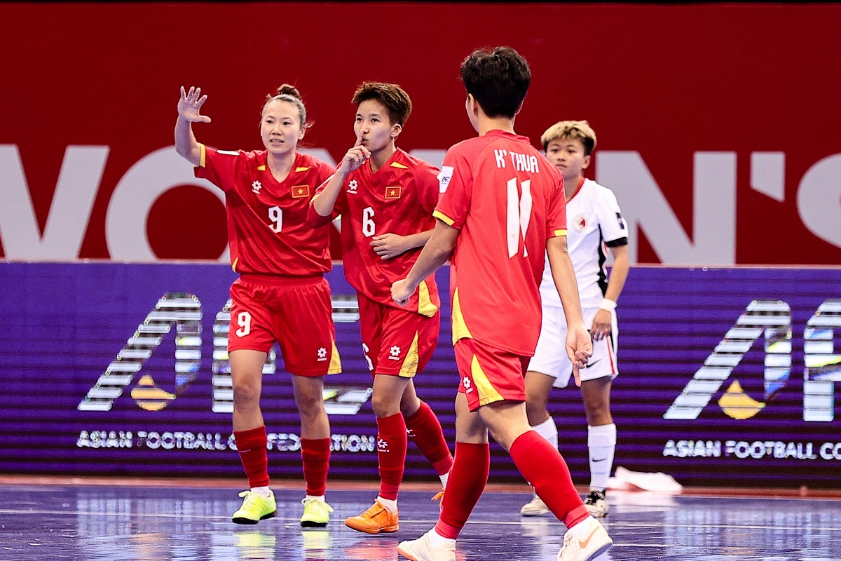 Trụ cột lập hat-trick, ĐT Việt Nam chiếm ngôi đầu bảng sau trận ra quân ở giải châu Á
