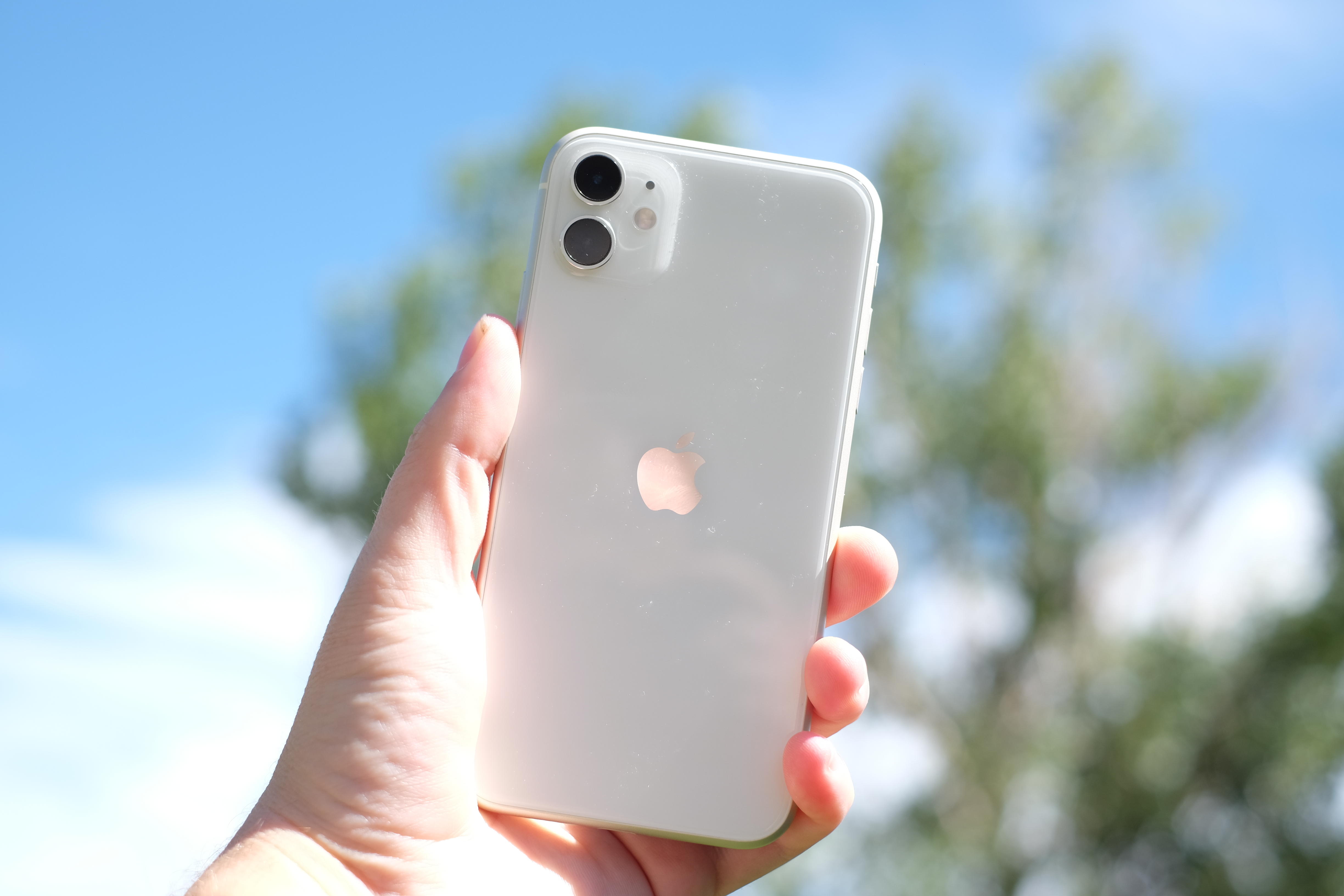 Đây là iPhone giá rẻ nhất Việt Nam, chỉ hơn 8 triệu, sức mạnh khiến vua tầm trung Galaxy A56 lo lắng