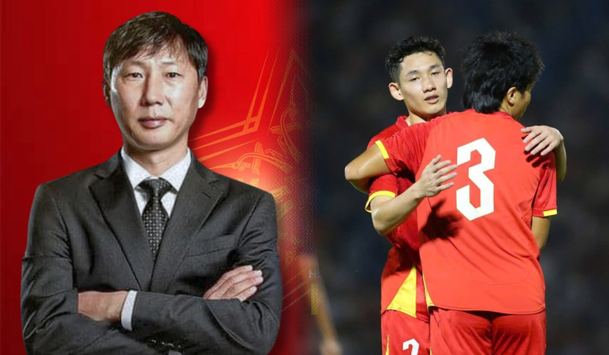 HLV Kim Sang-sik trao \'đặc quyền\', ngôi sao ĐT Việt Nam nhận vinh dự chưa từng có trong sự nghiệp