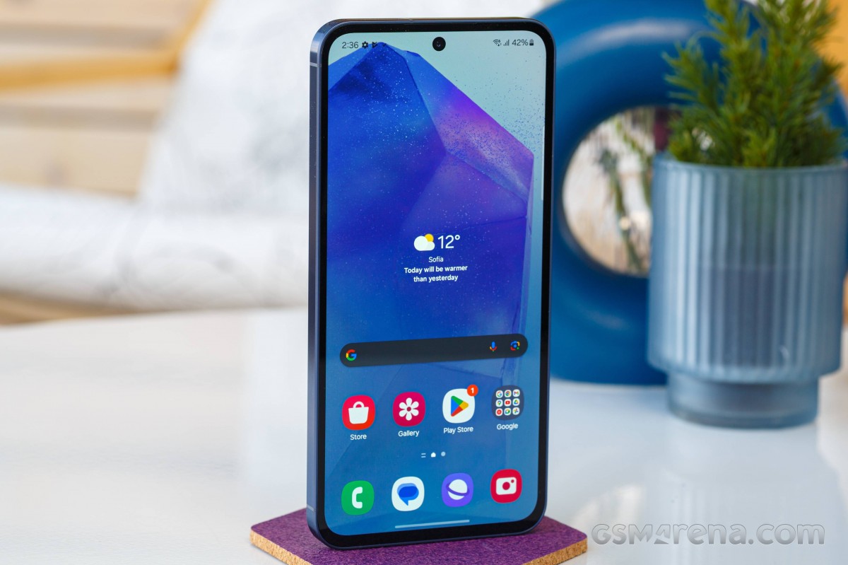 Vua AI Phone tầm trung Galaxy A55 giá 7,6 triệu, diện mạo lẫn tính năng xịn như Galaxy S25, màn hình xịn hơn iPhone 16