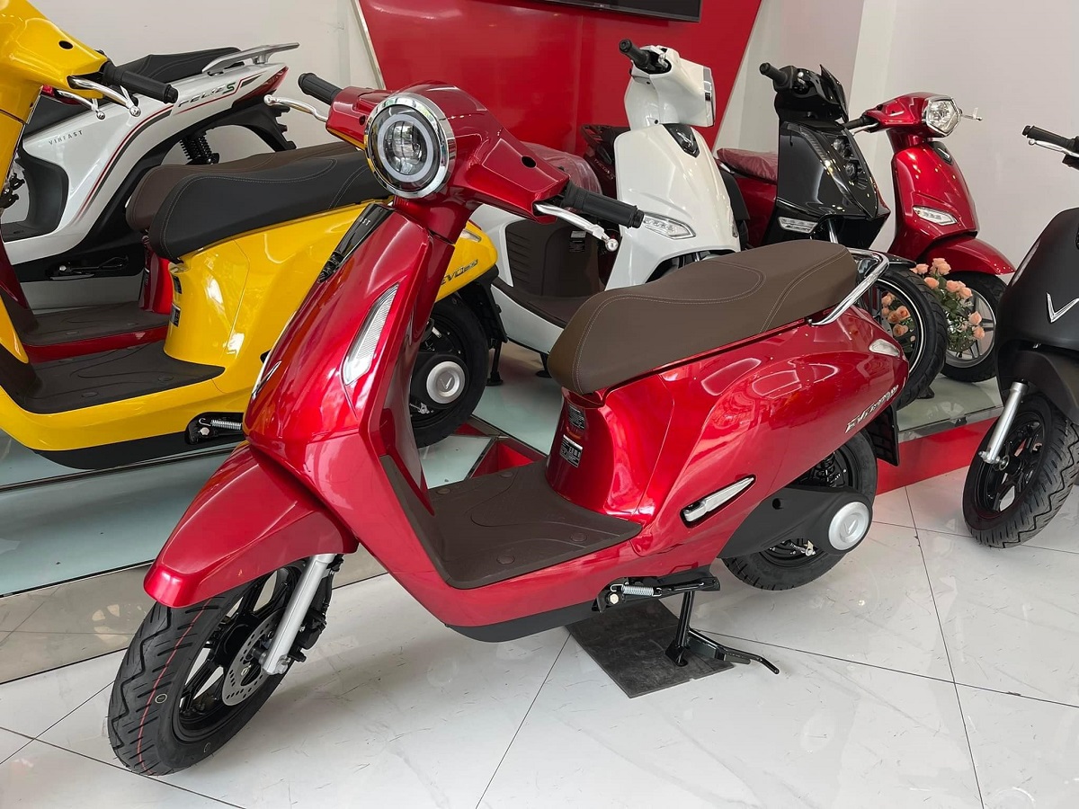 Bảng giá xe máy điện VinFast giữa tháng 5/2025: \'Mềm như bún\', giá dưới 15 triệu đồng đè bẹp xe Tàu