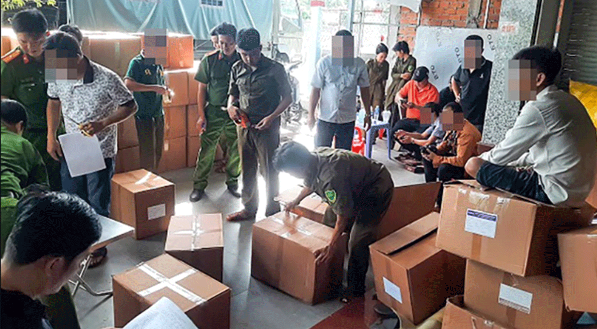 Nóng: Lực lượng chức năng phát hiện gần 8 tấn sữa, thực phẩm chức năng không có nguồn gốc xuất xứ