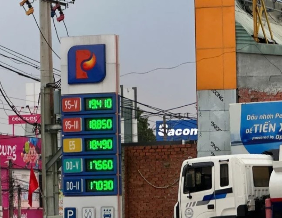 Giá xăng dầu hôm nay 14/5: Tăng \'ác\