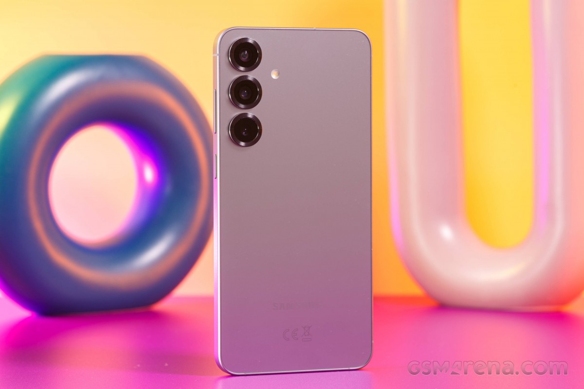 iPhone 16 Plus đã rẻ, Galaxy S25 Plus còn rẻ hơn, AI thông minh như Galaxy S25 Ultra hút khách Việt