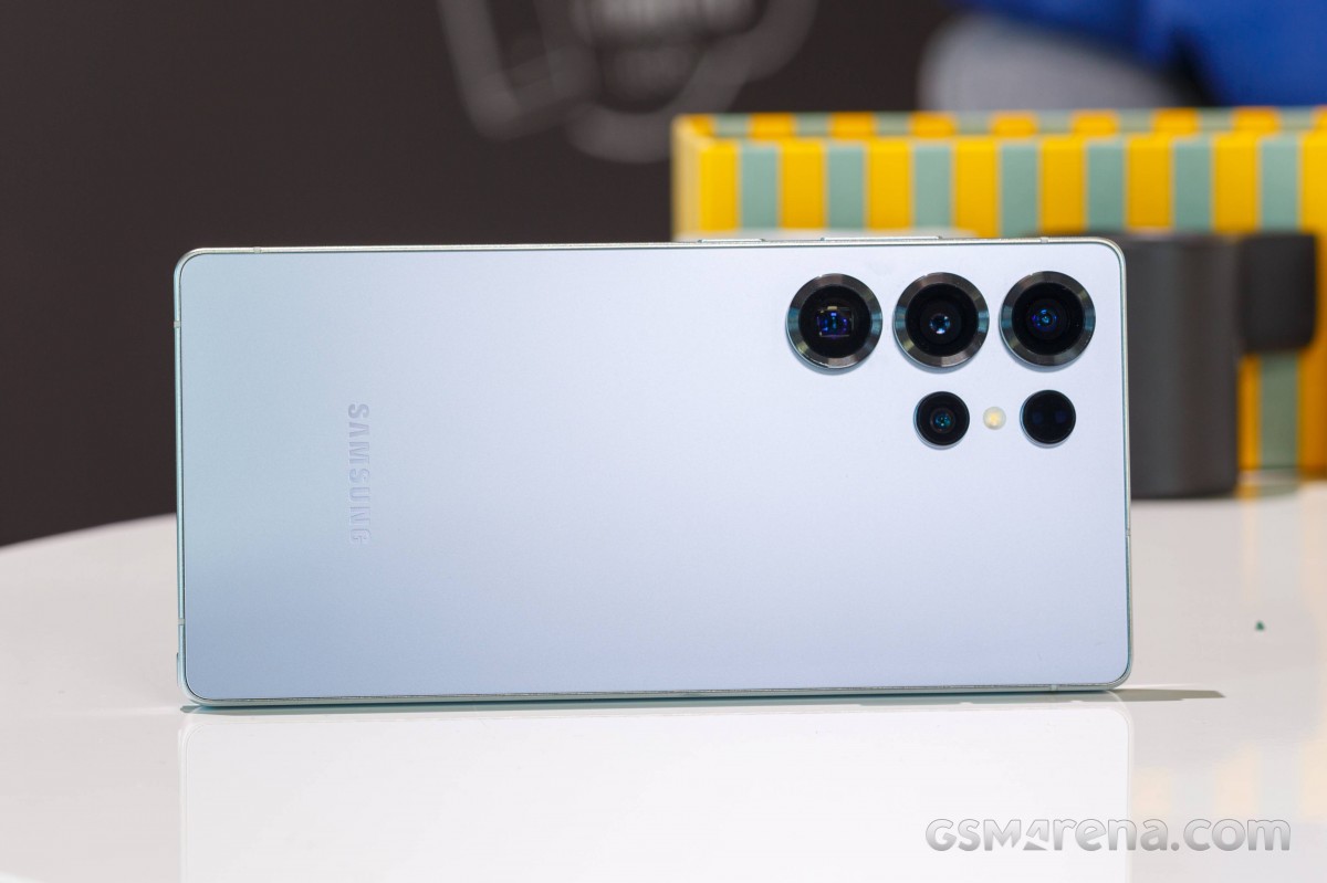 Galaxy S25 Ultra hạ giá thủng đáy, rẻ hơn iPhone 16 Pro Max tới 5 triệu, ăn đứt từ camera cho tới AI