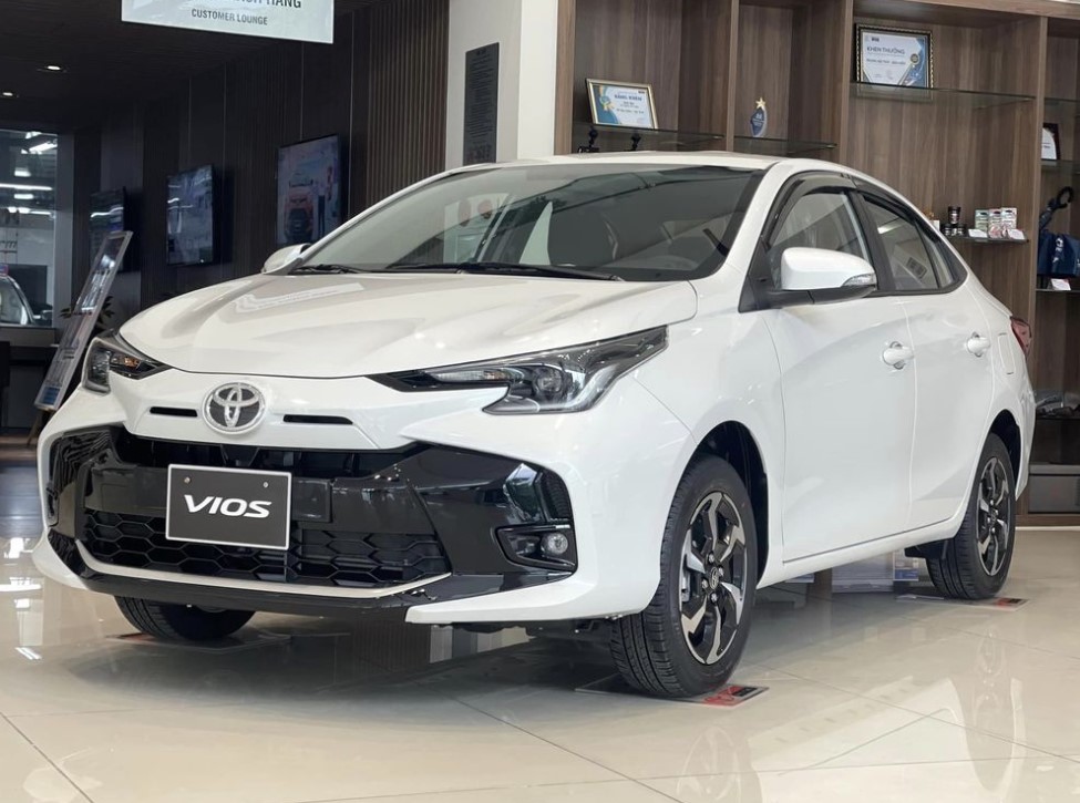 Toyota Vios có giá lăn bánh cực rẻ giữa tháng 5/2025, hạ knock-out cả Honda City và Hyundai Accent