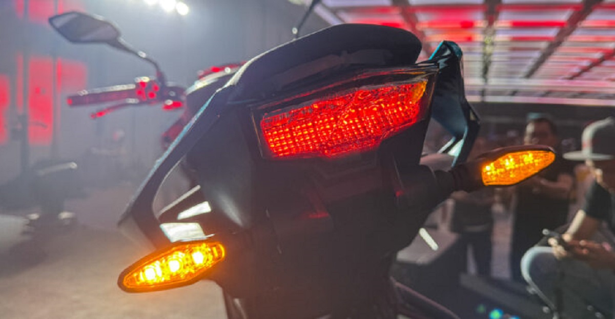 ‘Vua côn tay’ 250cc mới chính thức ra mắt giá 53 triệu đồng: Khắc chế cứng Honda Winner X và Exciter